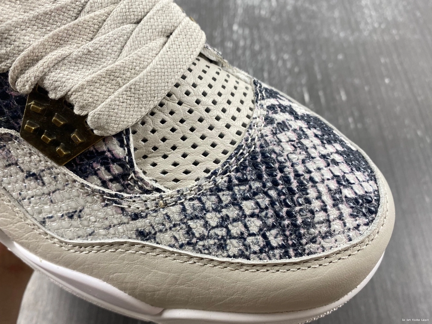 - 819139-030 4 Retro Jordan Snakeskin 0131